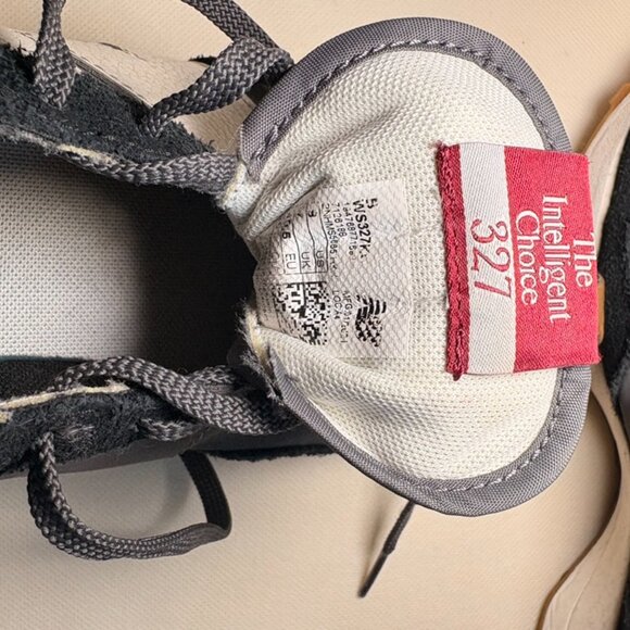 New Balance 327 Sneakers Sz. 9 in Black and Grey Suede - Picture 7 of 7